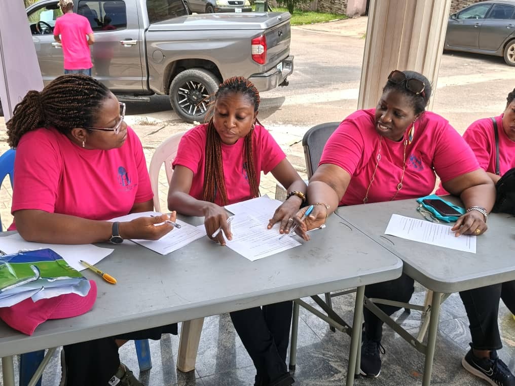 Beulah Walk of Hope Foundation volunteers working together